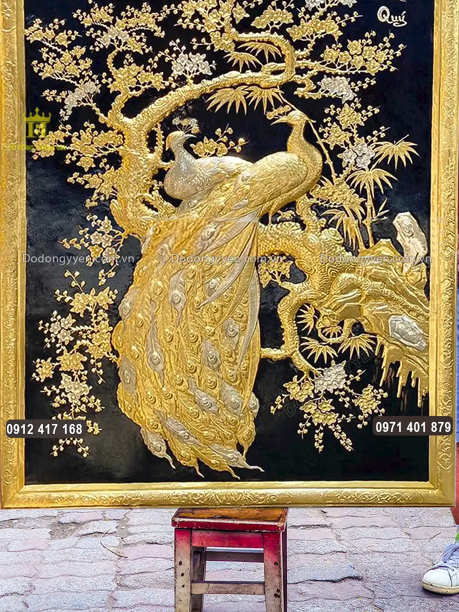 Từng họa tiết hoa văn được chăm ch&uacute;t tỉ mỉ bởi c&aacute;c nghệ nh&acirc;n giỏi